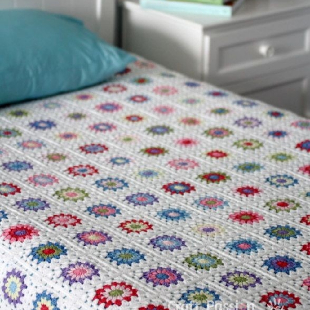Sunburst Granny square vintage bedspread